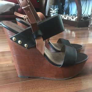 Size 10 Women SODA black wooden wedges